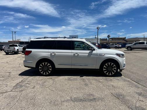Pristine White 2020 Lincoln Navigator Reserve