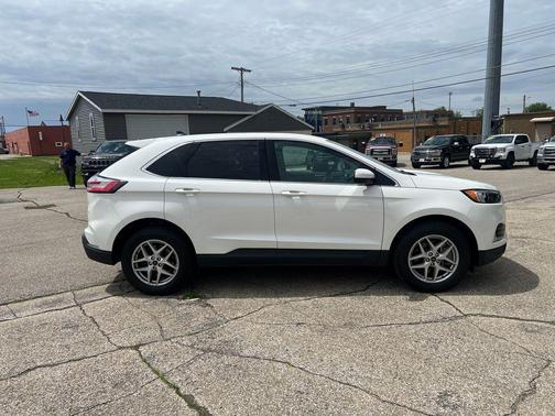 Star White Metallic Tri-Coat 2024 Ford Edge SEL