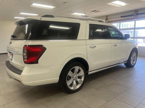 Star White Metallic Tri-Coat 2024 Ford Expedition Max Platinum