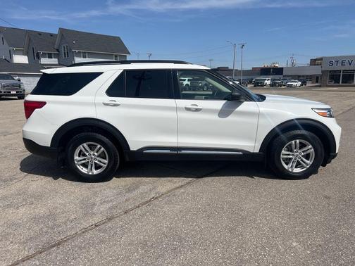 White 2020 Ford Explorer XLT