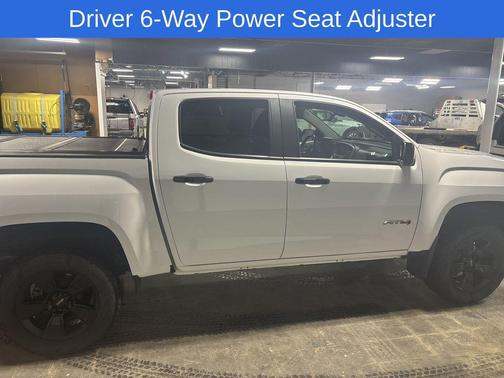 Summit White 2022 GMC Canyon AT4