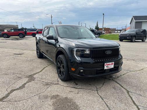 Shadow Black 2026 Ford Maverick Lobo Standard