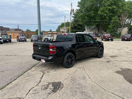 Shadow Black 2026 Ford Maverick Lobo Standard
