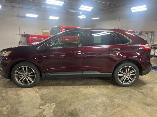 2021 Ford Edge Titanium