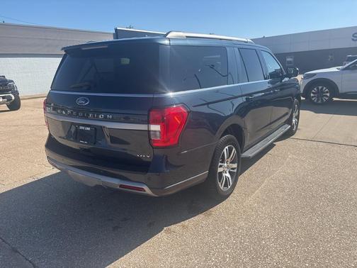 2022 Ford Expedition Max XLT