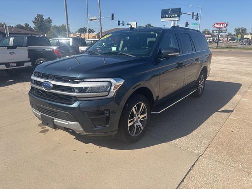 2022 Ford Expedition Max XLT