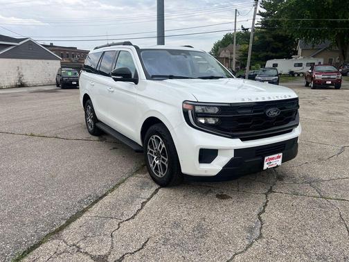 White Metallic 2025 Ford Expedition Active