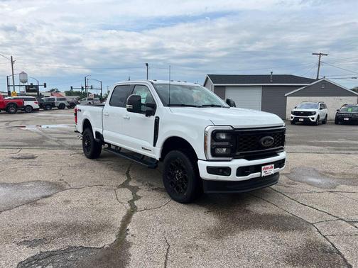 Oxford White 2025 Ford F-250 Lariat