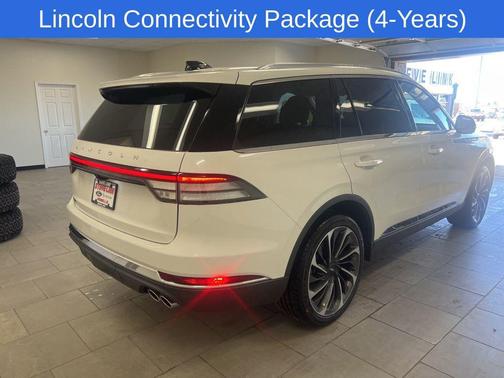 pristine white metallic tri-coat 2026 Lincoln Aviator Reserve AWD