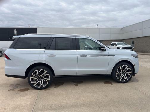 White 2026 Lincoln Navigator Reserve
