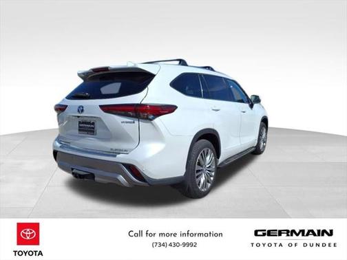 2023 Toyota Highlander Hybrid Platinum