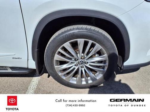 2023 Toyota Highlander Hybrid Platinum