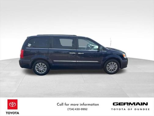 2015 Chrysler Town & Country Touring-L