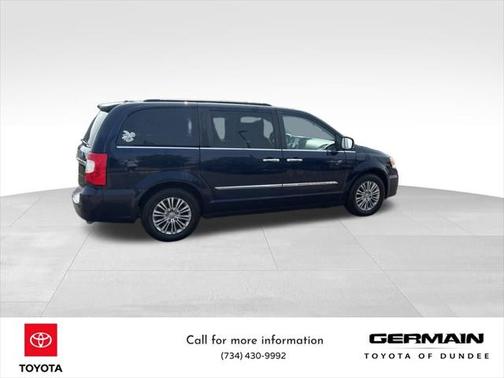 2015 Chrysler Town & Country Touring-L