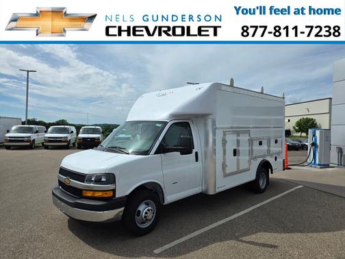 Summit White 2026 Chevrolet Express 3500 Work Van