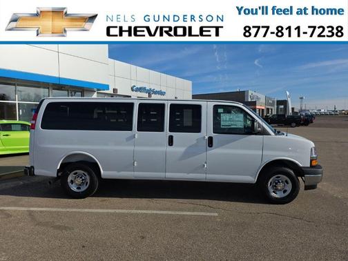 2025 Chevrolet Express 3500 LT