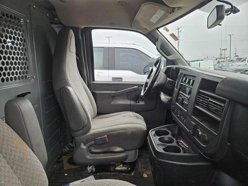 2016 GMC Savana 3500 Work Van