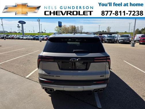 Sandstone Gray 2026 Chevrolet Traverse Z71