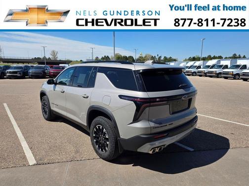Sandstone Gray 2026 Chevrolet Traverse Z71