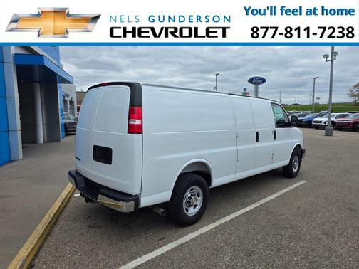 Summit White 2026 Chevrolet Express 3500 Work Van