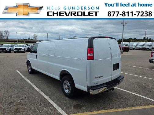 Summit White 2026 Chevrolet Express 3500 Work Van
