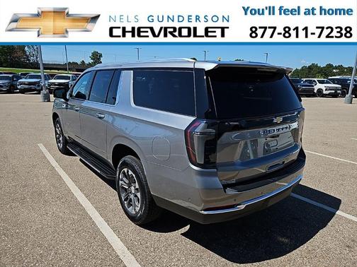 2025 Chevrolet Suburban LT