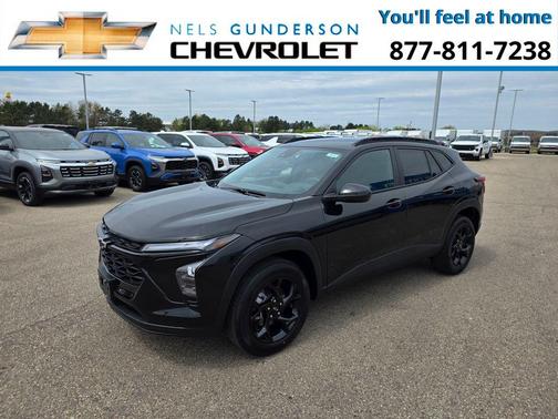 Mosaic Black Metallic 2026 Chevrolet Trax LT