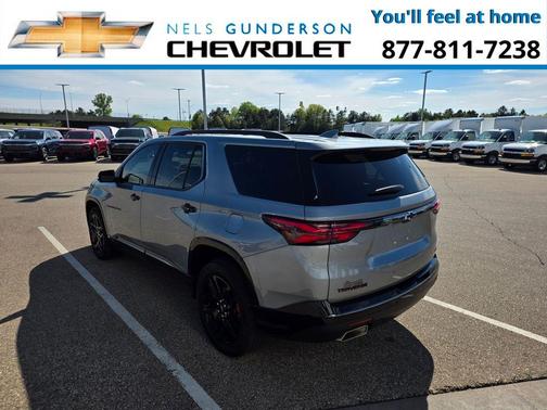 Sterling Gray Metallic 2023 Chevrolet Traverse Premier
