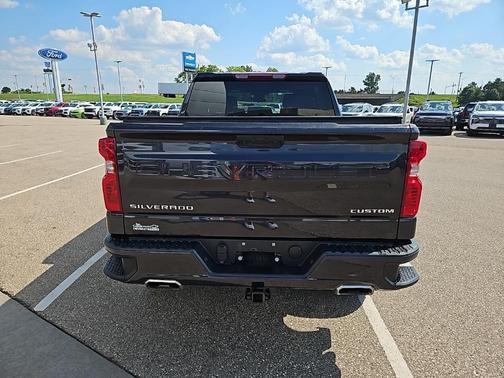 2022 Chevrolet Silverado 1500 Custom Trail Boss