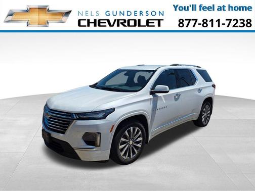 Iridescent Pearl Tricoat 2023 Chevrolet Traverse Premier