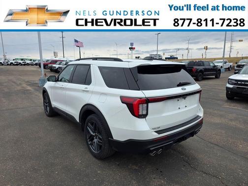 Star White 2025 Ford Explorer ST