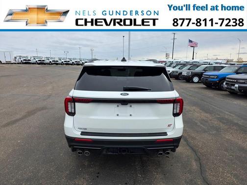 Star White 2025 Ford Explorer ST