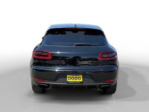 Black 2018 Porsche Macan