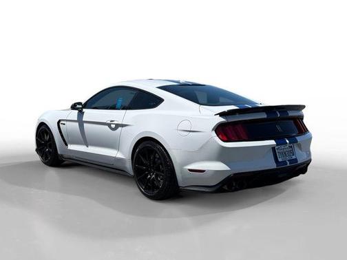 2017 Ford Shelby GT350 Base