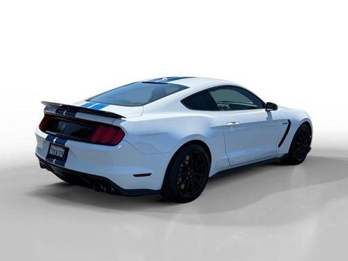 2017 Ford Shelby GT350 Base