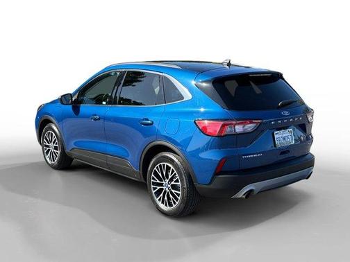 2022 Ford Escape PHEV Titanium