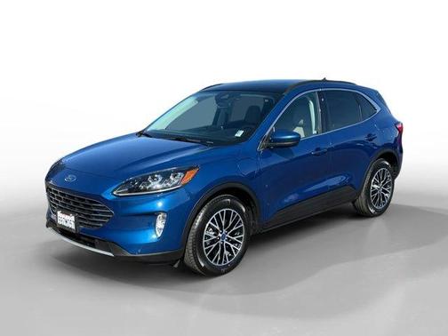 2022 Ford Escape PHEV Titanium