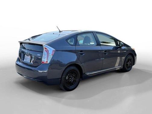 Winter Gray Metallic 2012 Toyota Prius Three