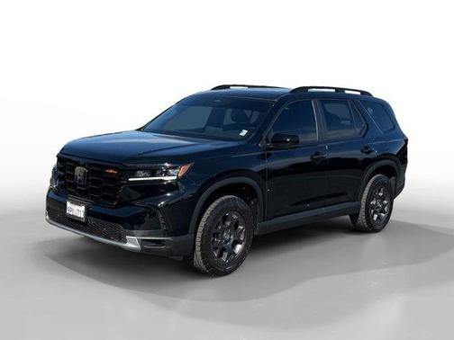 Crystal Black Pearl 2025 Honda Pilot TrailSport