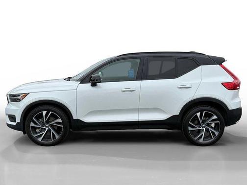 2020 Volvo XC40 T4 R-Design