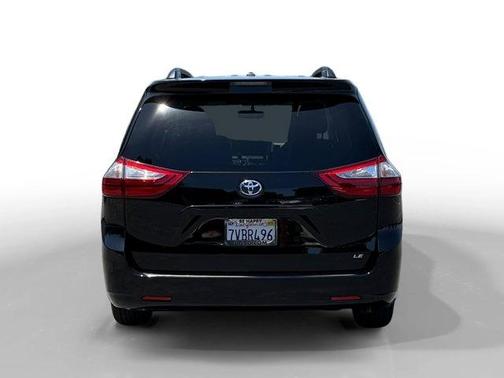 2017 Toyota Sienna LE
