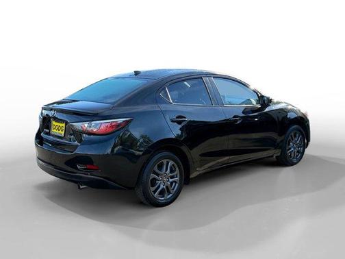 2020 Toyota Yaris Sedan XLE