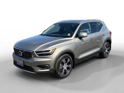 Gold 2021 Volvo XC40 T5 Inscription