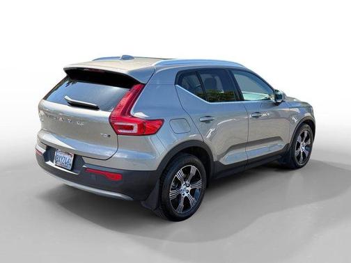 Gold 2021 Volvo XC40 T5 Inscription