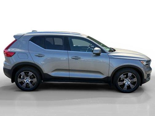 Gold 2021 Volvo XC40 T5 Inscription