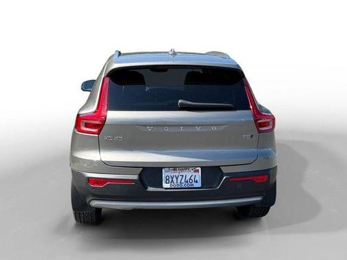 Gold 2021 Volvo XC40 T5 Inscription