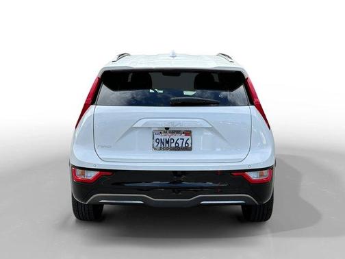 Snow White Pearl 2024 Kia Niro EV Wind