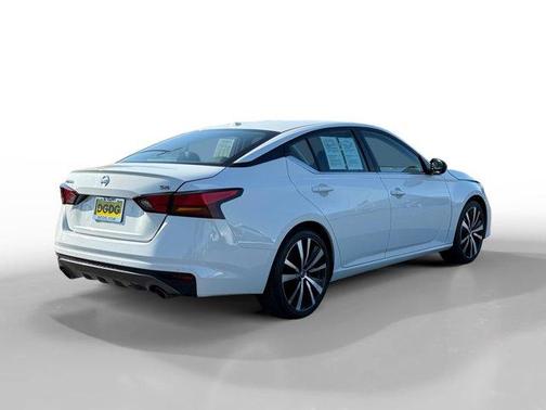 2022 Nissan Altima 2.5 SR