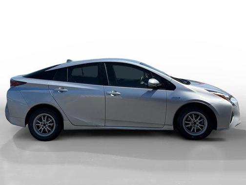 Classic Silver Metallic 2017 Toyota Prius Two