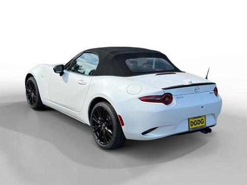 Snowflake White Pearl 2026 Mazda MX-5 Miata Club